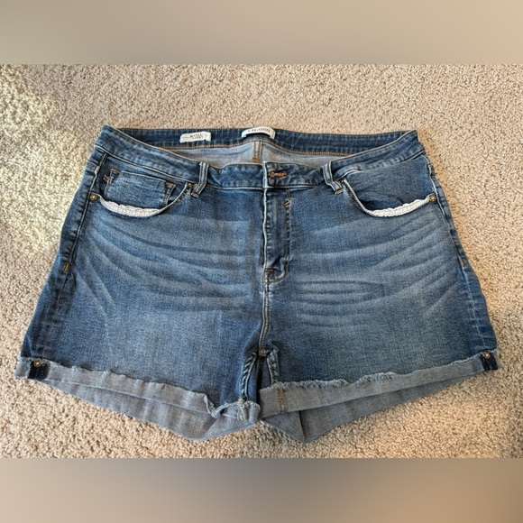 Vigoss Jean Shorts - Picture 5 of 11